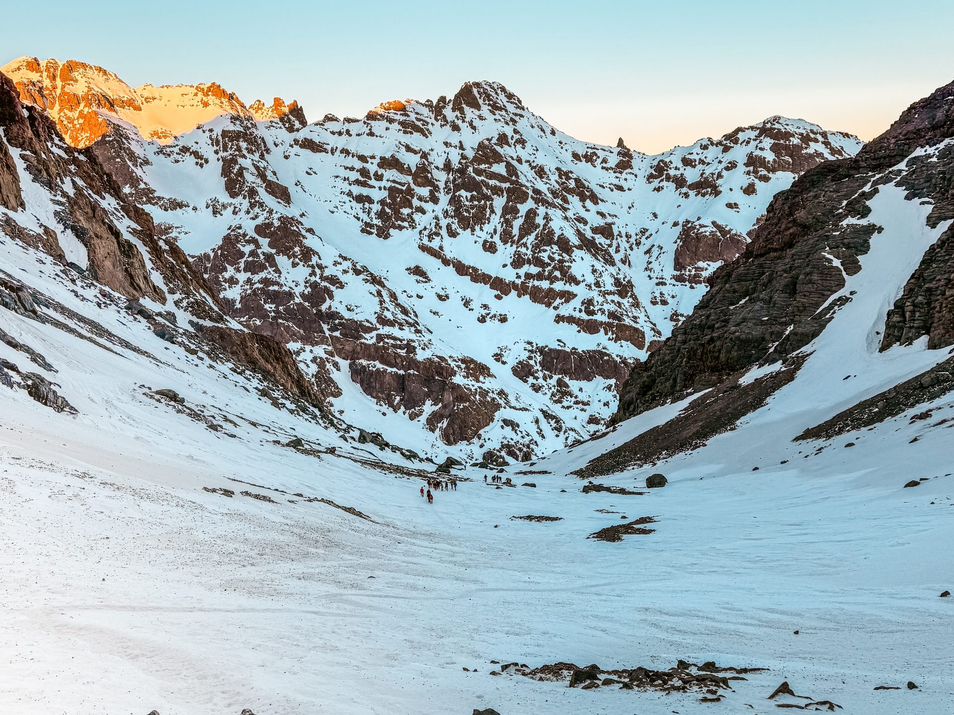 Toubkal mountain beklimming tijdens winter, hiken, reisverslag, hoe zwaar, voorbereiding